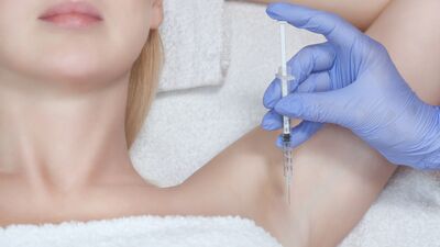 Aşırı terlemeye çözüm: Botoks