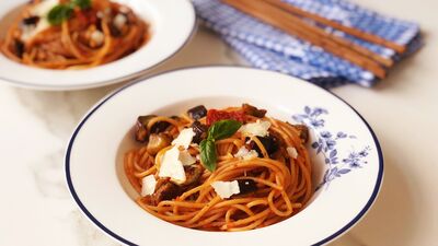 Patlıcanlı spagetti 