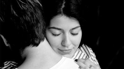 Ağrı kesici niyetine birbirinize dokunun