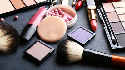 &quot;Makyaj güzelliği ön plana çıkaran bir sanattır&quot;