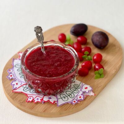 Damla sakızlı kızılcık ve mürdüm eriği marmelatı