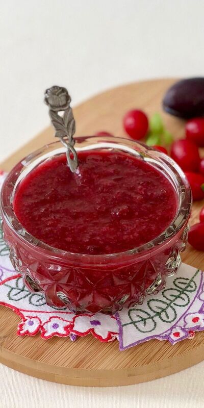Damla sakızlı kızılcık ve mürdüm eriği marmelatı