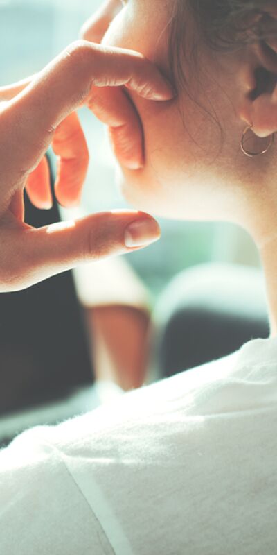 Ofiste uygulayabileceğiniz 5 yoga hareketi