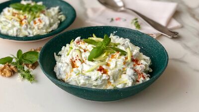 Sakız kabaklı fesleğenli cacık