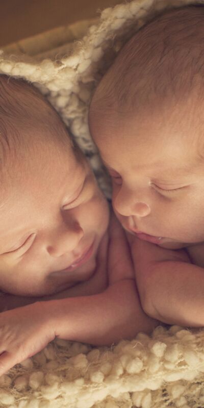 İkiz bebeklerimi nasıl emziririm?