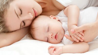 Bebeklerde uyku düzeni için duyu ve bağlanma odaklı yaklaşım