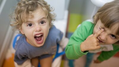 İkizlere tuvalet eğitimi nasıl verilir?