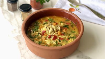 Şehriyeli tavuk çorbası 