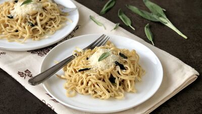 Adaçaylı tereyağlı tajarin