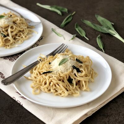 Adaçaylı tereyağlı tajarin