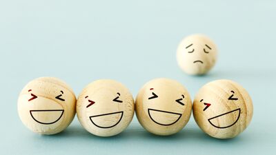 Bilmeyen ama bildiğini sanan insanlar...