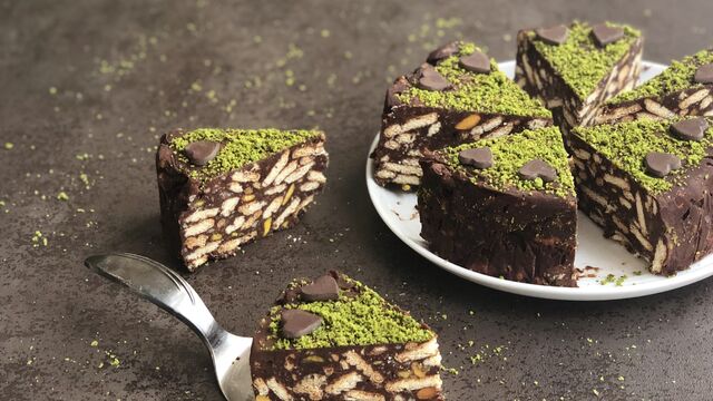 Kestaneli antep fıstıklı mozaik pasta