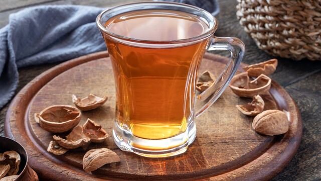 Kendisi kadar suyu da faydalı: Ceviz suyu