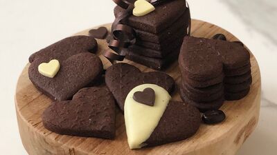 Çikolatalı kalp kurabiye