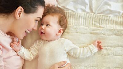 Bebeğinizle bağ kurmak için onunla oyun oynayın