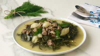 Kuzu etli arapsaçı yemeği