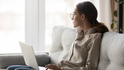 Dünya yanarken saçlarını tarayanlar