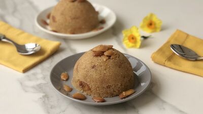 Bademli portakallı irmik helvası 