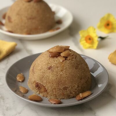 Bademli portakallı irmik helvası 