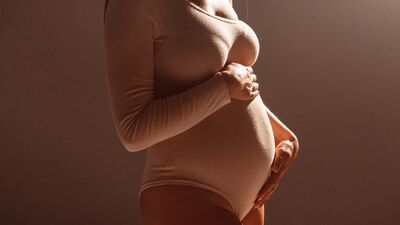 Hamilelikte saç boyatmak bebeğe zarar verir mi?