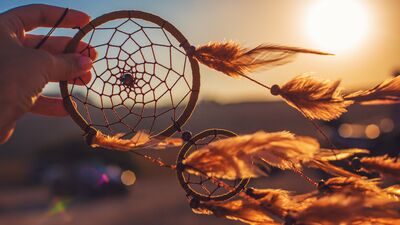 Gördüğüne inanma!