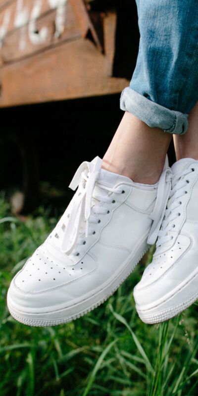 Beyaz ayakkabıları ilk günkü gibi yapmanın yolları