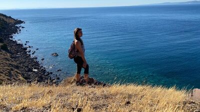 Athenalar Yürüyor: Bir Tanrıça Manifestosu