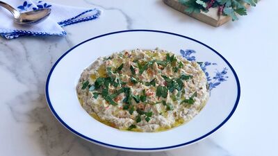 Mütebbel, tahinli közlenmiş patlıcan ezmesi