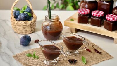 Baharatlı kırmızı erik sosu