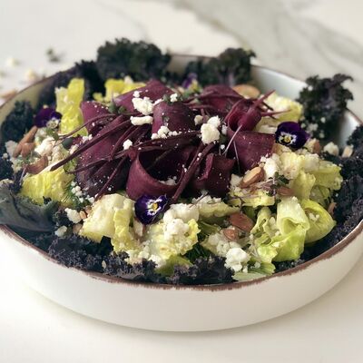 Mor havuçlu kaleli peynirli salata