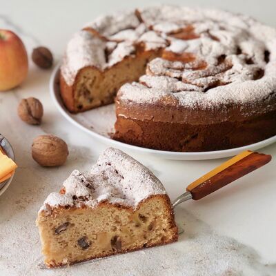 Elmalı cevizli kremalı kek