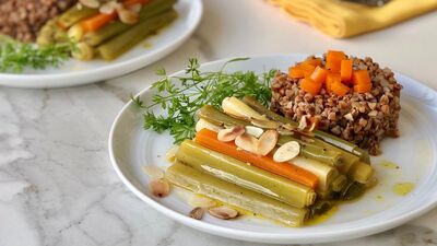 Zeytinyağlı mandalinalı pırasa ile mandalina soslu karabuğday