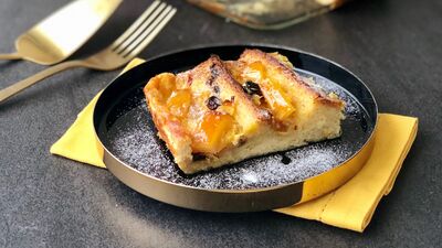 Portakal reçelli panettone puding