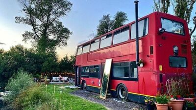 Belediye otobüsü karavana dönüşürse...