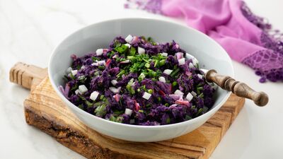 Mor patates salatası