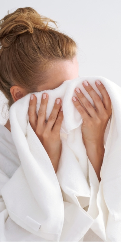 Yüzünüzü kurutmak için havlu kullanmayın