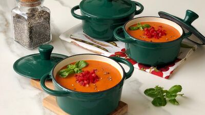 Fesleğenli közlenmiş kapya biber çorbası