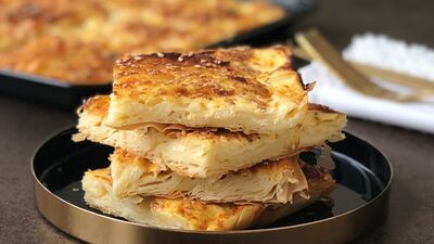 Yoğurtlu plise börek