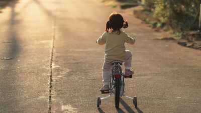 Çocuklara bisiklete binmeyi öğretmenin püf noktaları