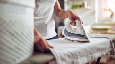 Ütünün altındaki lekeler nasıl temizlenir?