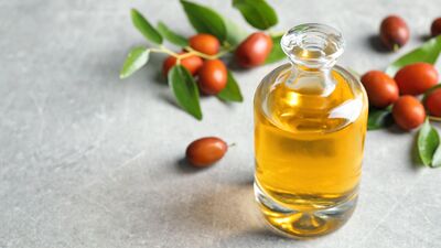 Cildi neme doyuruyor: Jojoba yağı