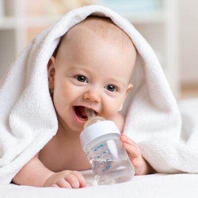 Bebeklere ne zaman su verilir?