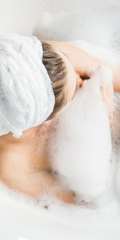 Duşta yüzünüzü yıkıyorsanız...