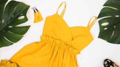 Uçuş uçuş bayramlık elbiseler