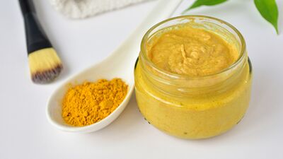 Sivilcelerle baş etmek için: Zerdeçal maskesi tarifi