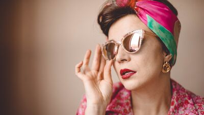 Yaz bitmeden: Renkli çerçeveli güneş gözlüğü