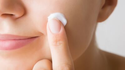 Sivilcelerinizi kurutmak için diş macunu sürmeyin!