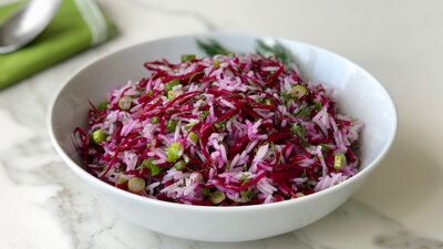 Mor lahanalı pirinç salatası