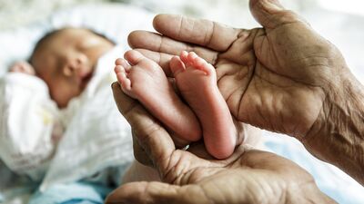 70 yaşında anne oldu