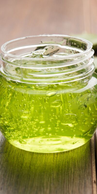 Saçları besleyen 3 doğal saç jölesi